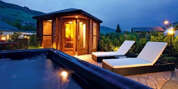 Suite | Baño | Ducha, artículos de higiene personal gratuitos y secador de pelo
