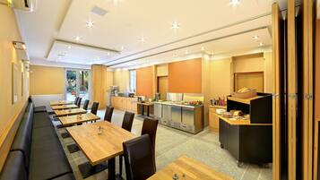 Gratis morgenmadsbuffet hver dag