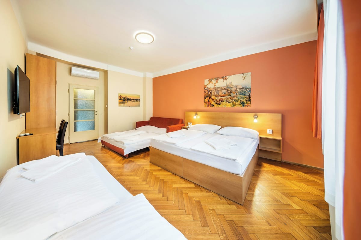 Family Room (Quintuple) | 1 bedroom, in-room safe, desk, blackout curtains