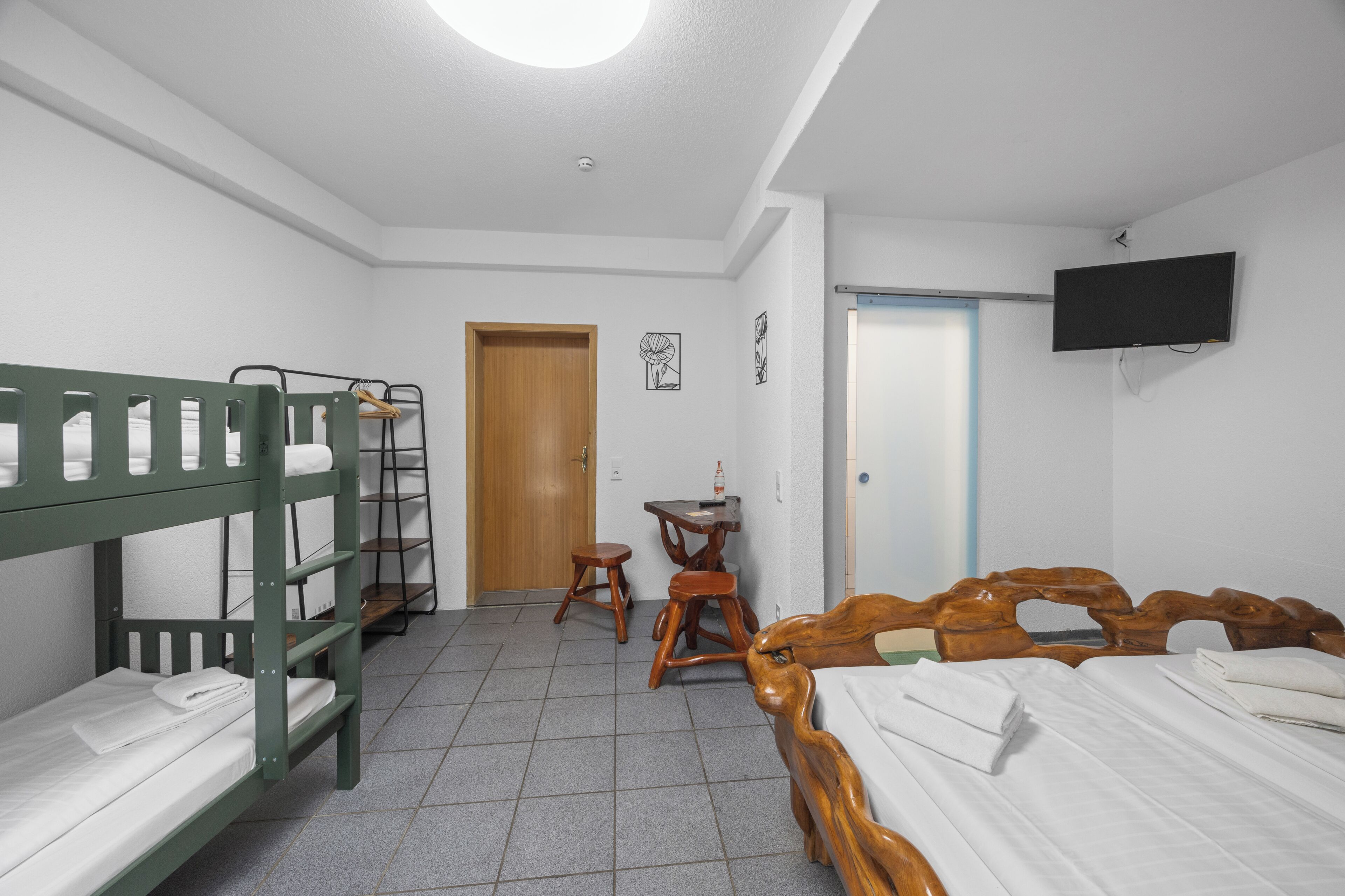 Quadruple Room | Individually decorated, individually furnished, WiFi, bed sheets