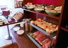 Daily buffet breakfast (EUR 11.5 per person)