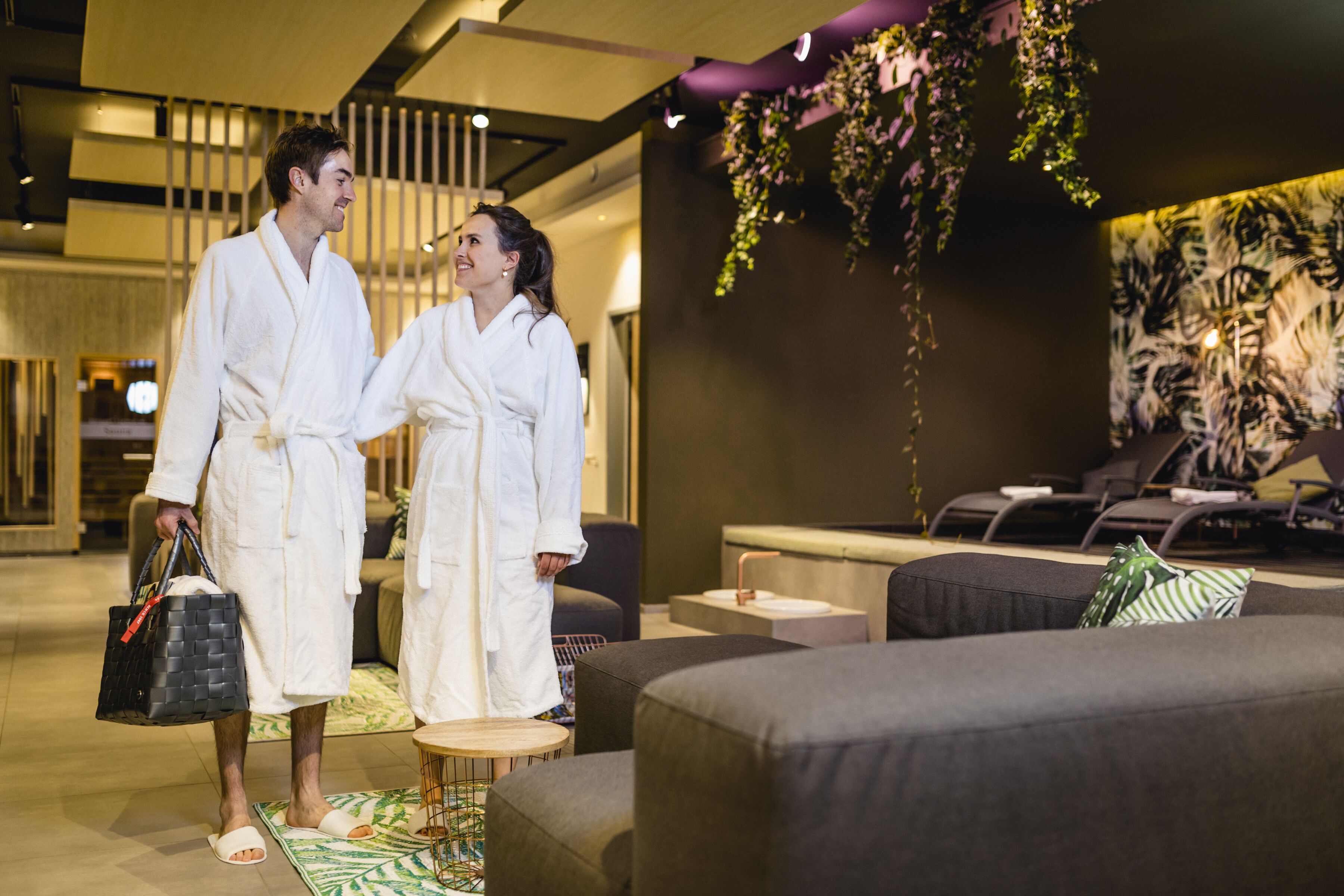 Couples treatment room(s), sauna, steam room, massages