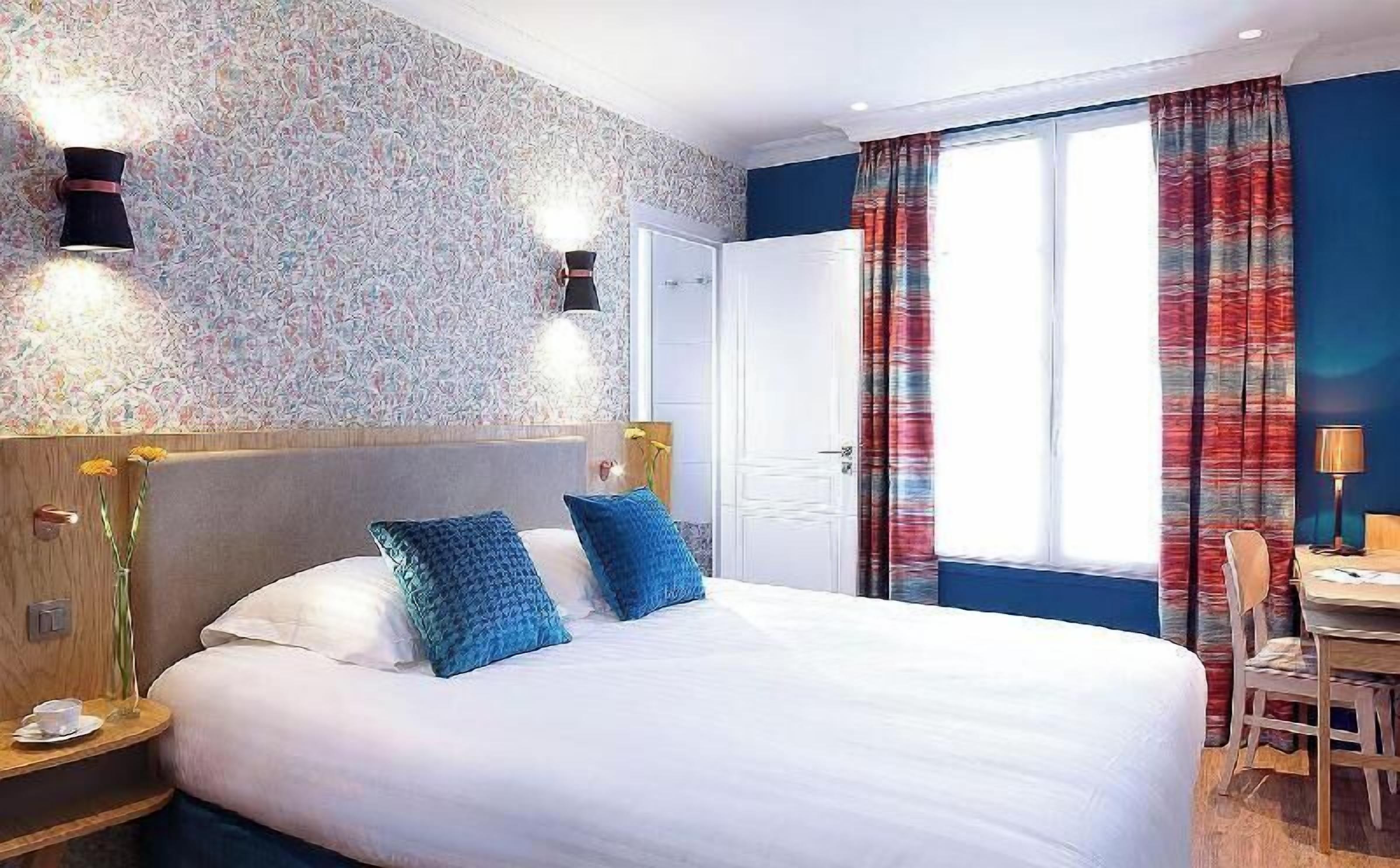 Premium bedding, in-room safe, soundproofing, free WiFi