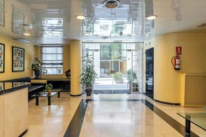 Lobby - Aparthotel Bertran (Barcelona)