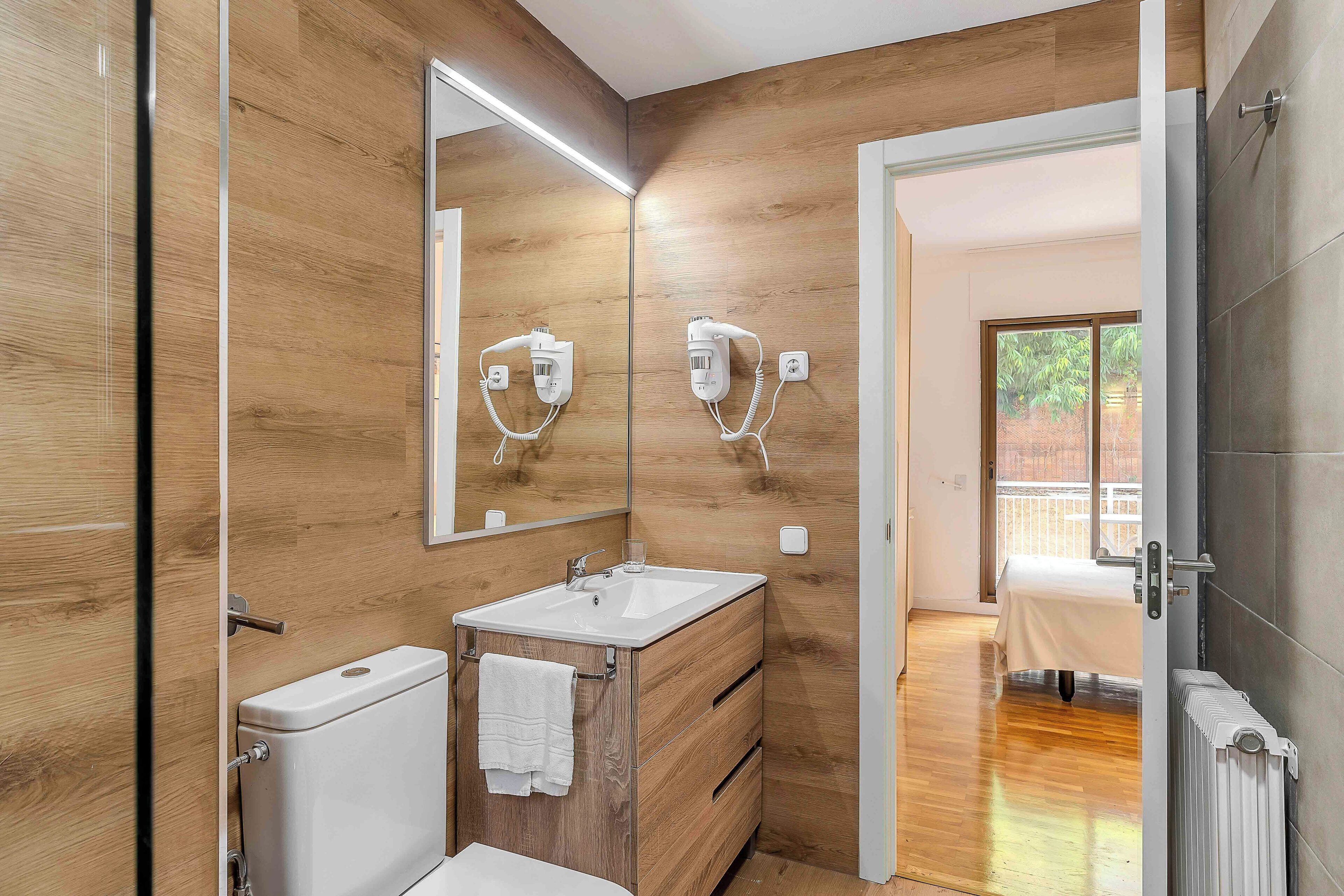 Photo - Aparthotel Bertrán