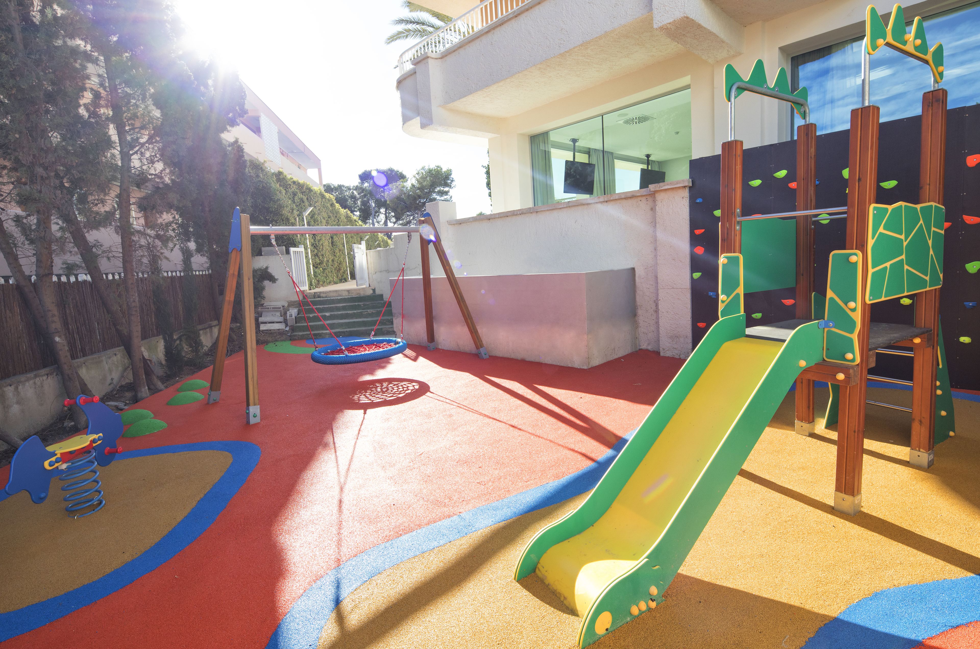 children’s play area – outdoor