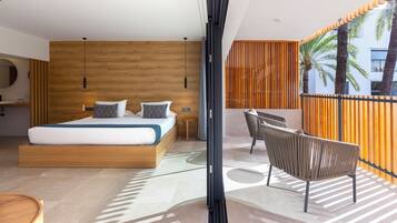 Hypo-allergenic bedding, down duvets, minibar, in-room safe