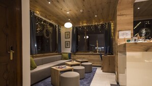 Lobby - Matterhorn Inn (Taesch)