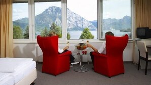 Double Room | Living area - Matterhorn Inn (Taesch)