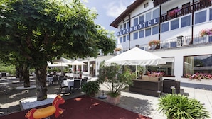 Terrace/patio - Matterhorn Inn (Taesch)