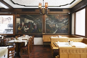 Restaurant - Matterhorn Inn (Taesch)
