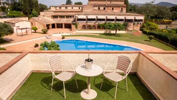 Superior Room, Terrace | Desk, free WiFi, bed sheets