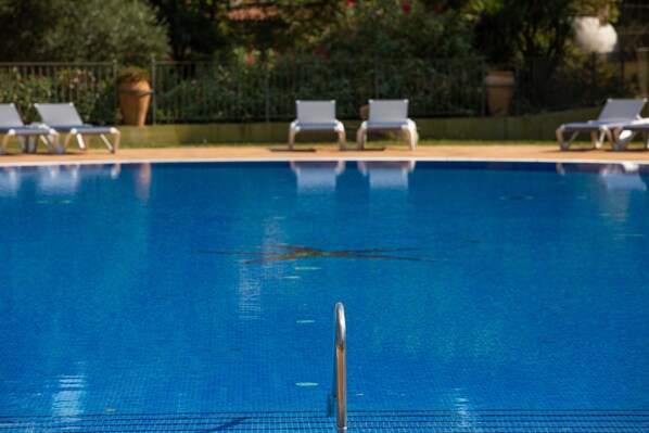 Outdoor pool, pool loungers