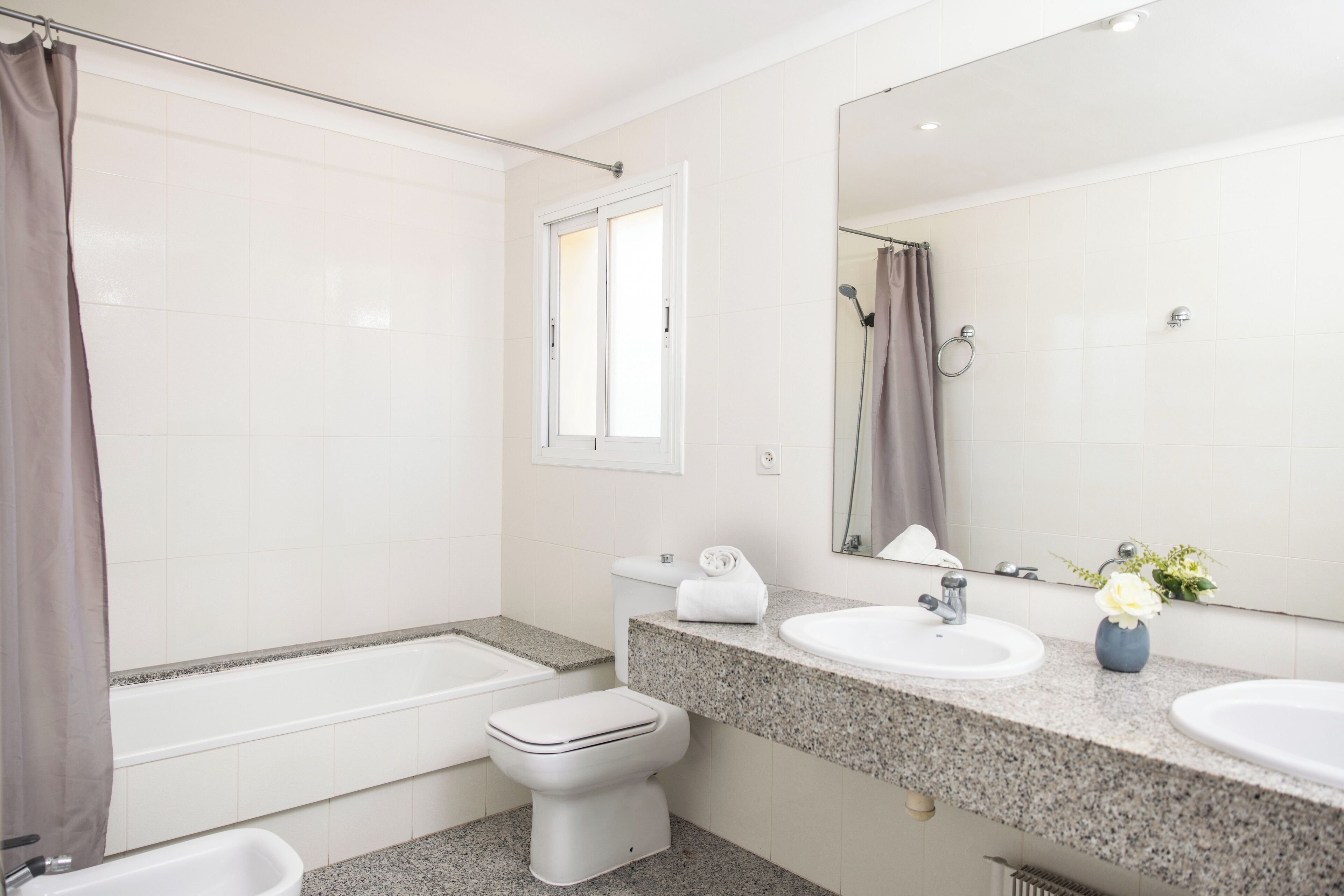 family room, terrace | bathroom | bathtub, deep-soaking bathtub, free toiletries, hair dryer