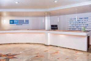 Reception - RVHotels Golf Costa Brava (Santa Cristina de Aro)