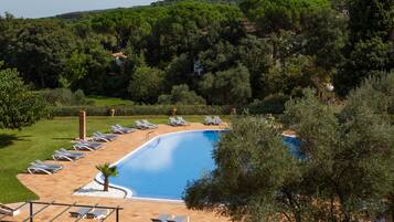 Outdoor pool, pool loungers