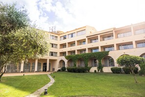 Front of property - RVHotels Golf Costa Brava (Santa Cristina de Aro)