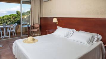 Escritorio, wifi gratis, ropa de cama