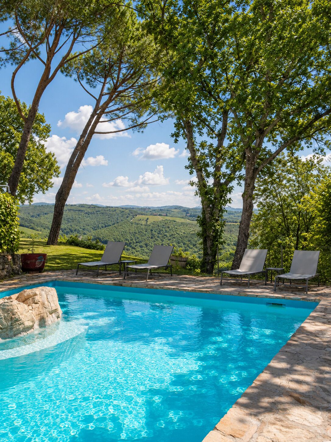 Piscina all'aperto, con ingresso dalle 08:00 alle 20:00, lettini