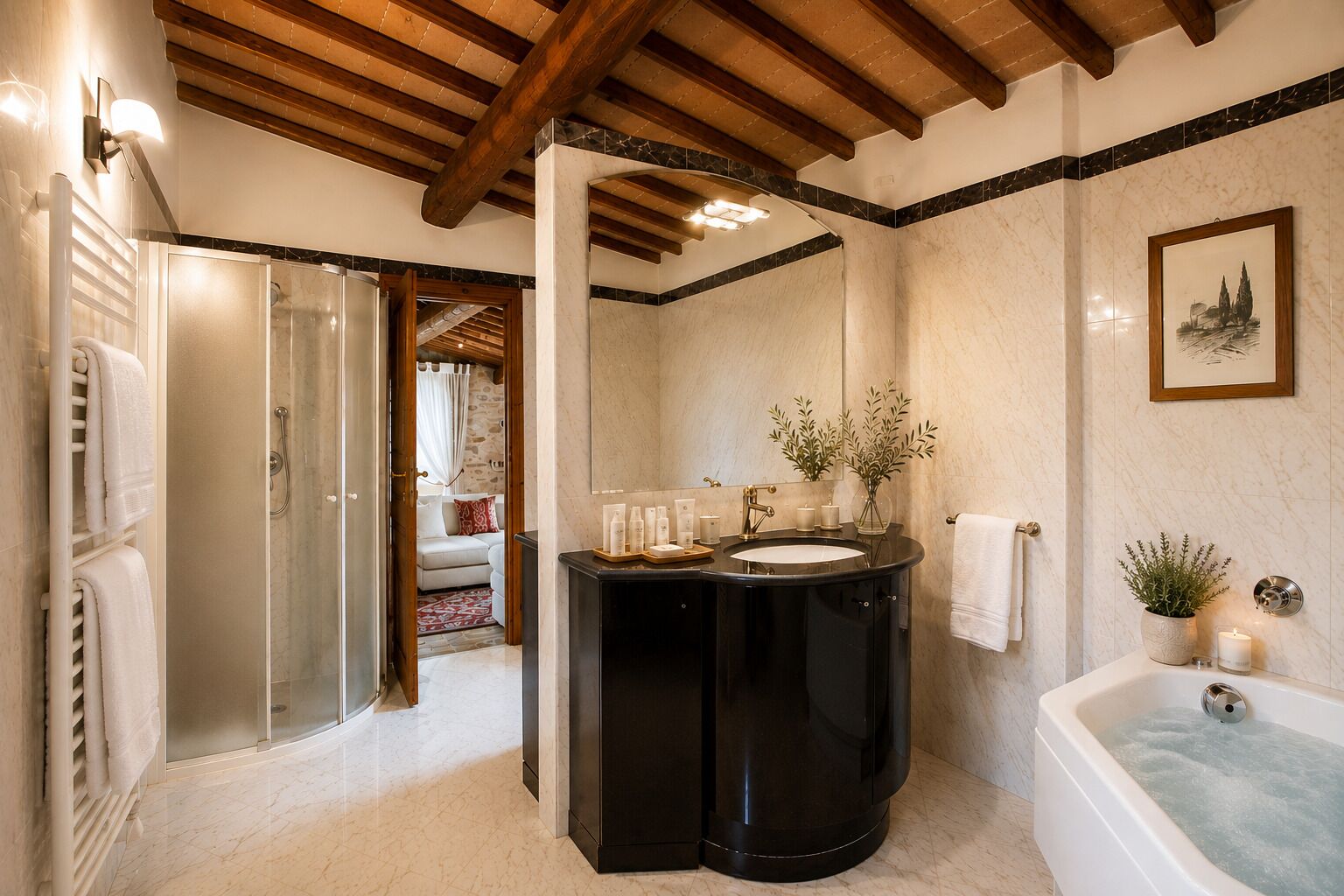 Ein Badezimmer mit einer Badewanne, einem Waschbecken und einer Dusche. Ein Handtuchhalter und ein Spiegel befinden sich über dem Waschbecken.