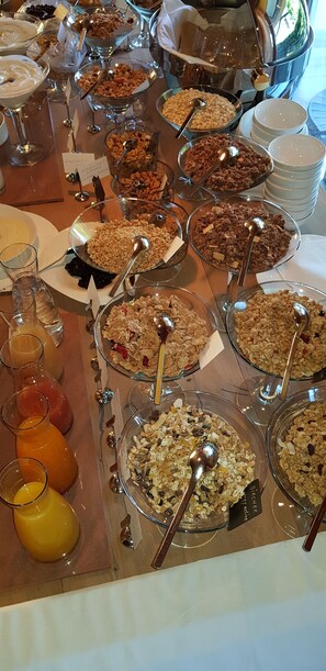Desayuno buffet todos los días (con cargo) 