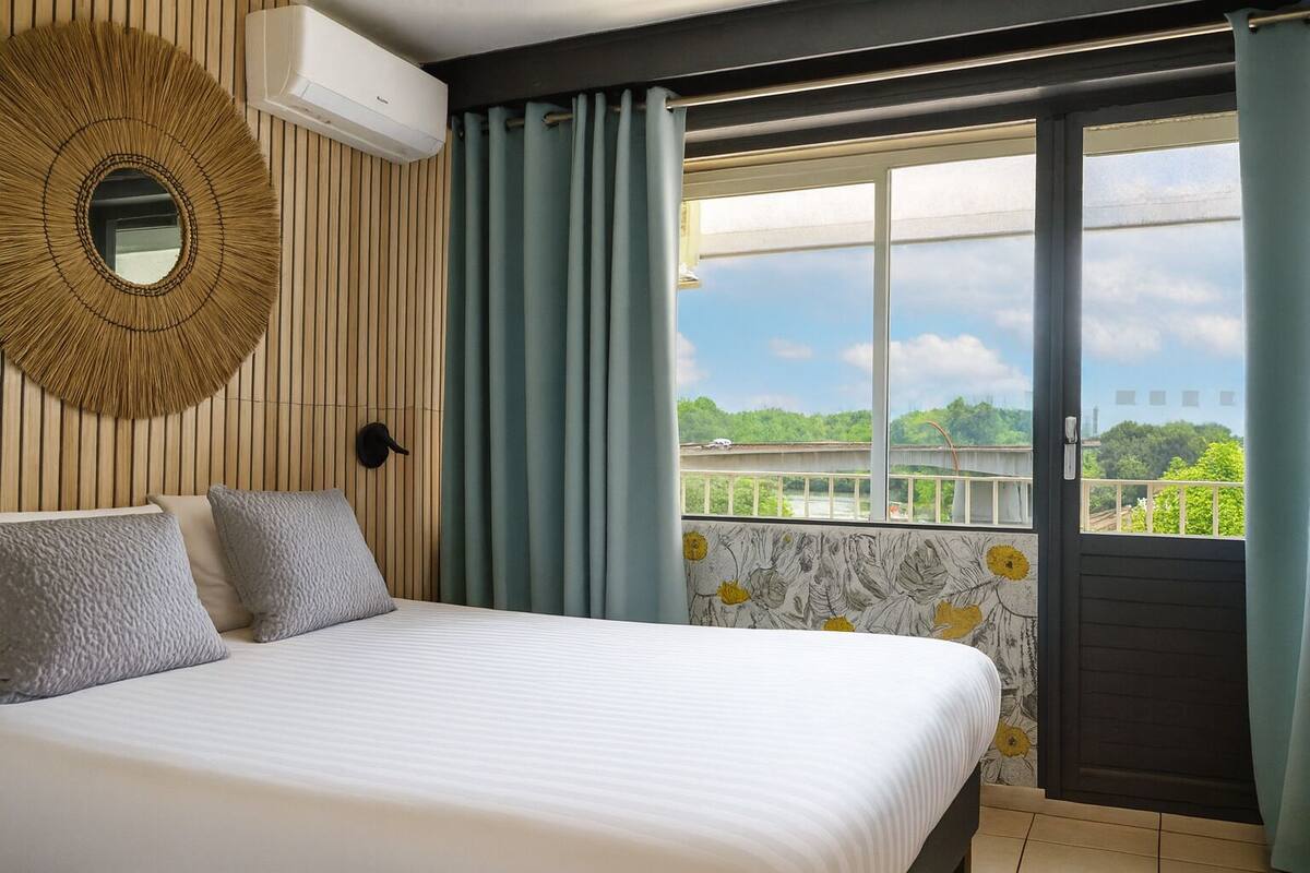 comfort room | 1 bedroom, free wifi, bed sheets