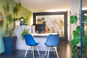 Reception - Cit'Hôtel Oasis d'Avignon (Villeneuve-les-Avignon)