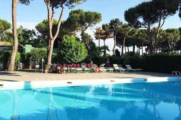 Piscina stagionale all'aperto