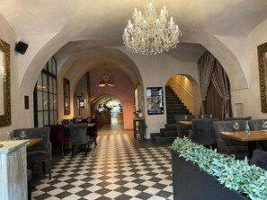 Lobby - Rango (Plzen)