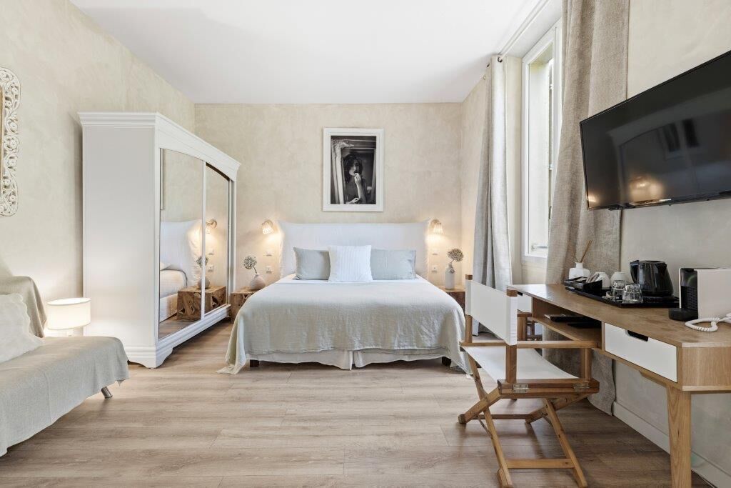 Junior Suite | Desk, soundproofing, iron/ironing board, free WiFi