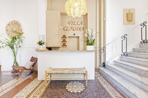 Reception - Villa Claudia Hotel Cannes Centre - Parking (Cannes)
