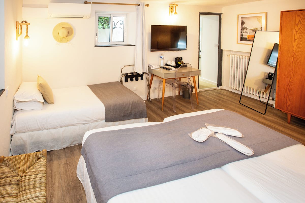Comfort Triple Room