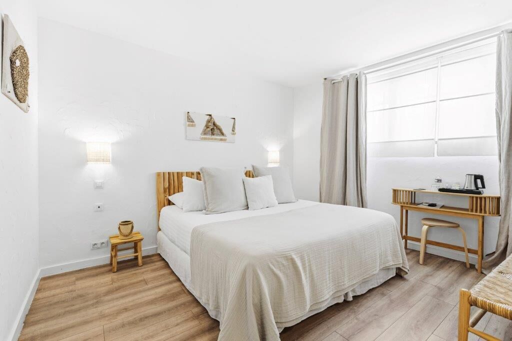 Classic Double Room | Desk, soundproofing, iron/ironing board, free WiFi