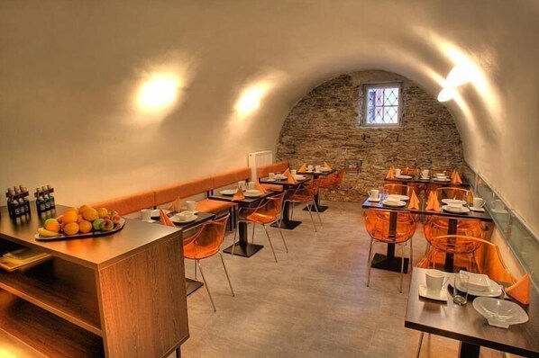 Daily buffet breakfast (CZK 290 per person) - Hotel Svamberský Dum (Cesky Krumlov)
