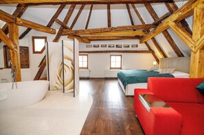 1 bedroom, Select Comfort beds, iron/ironing board, free WiFi