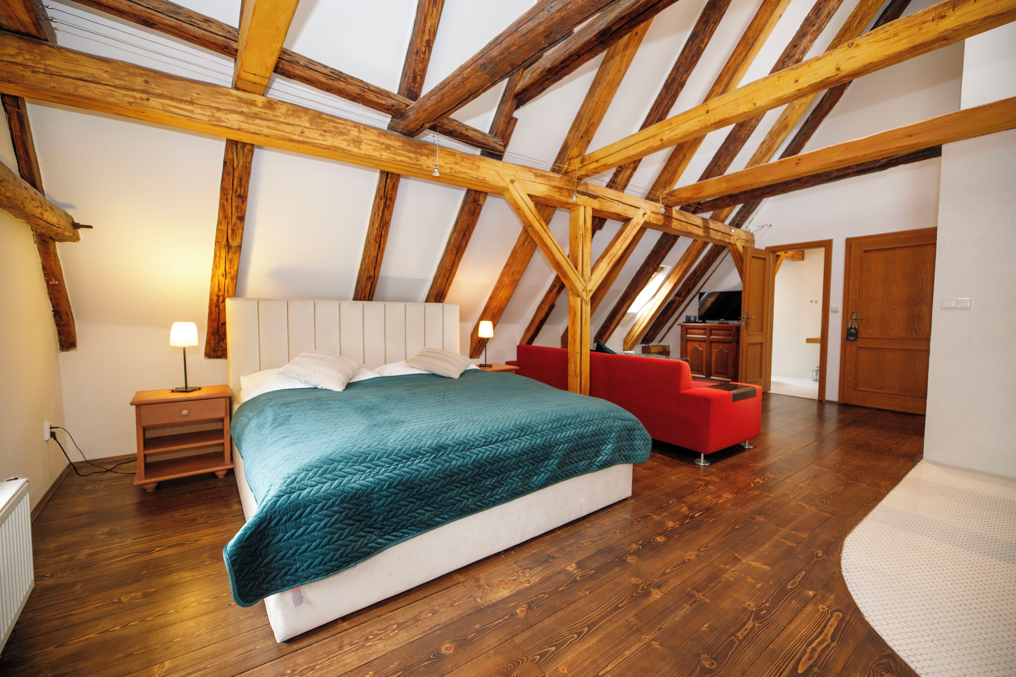 Suite | Select Comfort beds, iron/ironing board, free WiFi, bed sheets