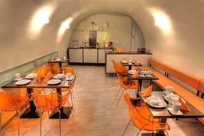 Daily buffet breakfast (CZK 290 per person) - Hotel Svamberský Dum (Cesky Krumlov)