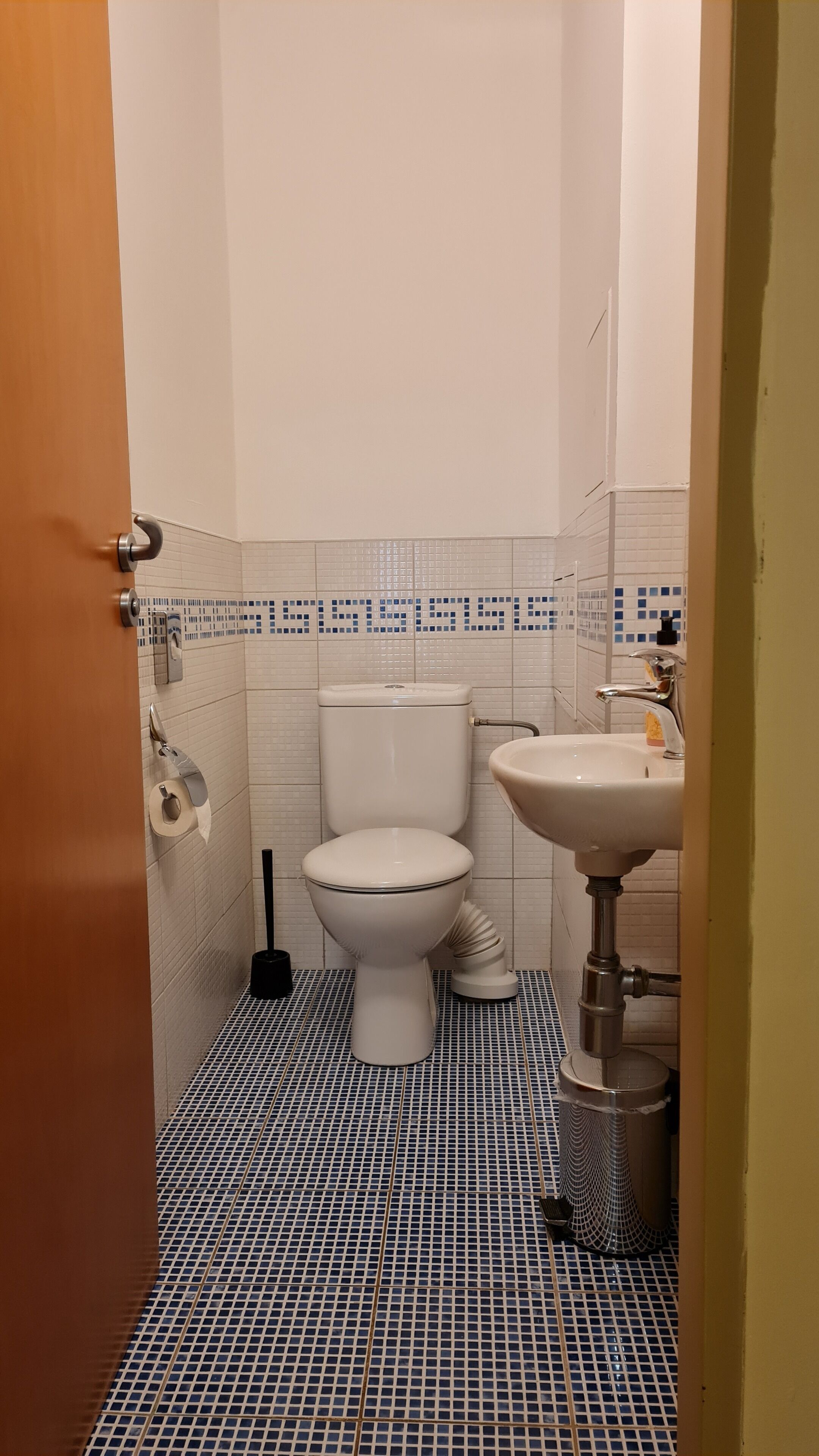 grand apartment, 1 bedroom, kitchen | bathroom | combined shower/bathtub, free toiletries, hair dryer, bathrobes