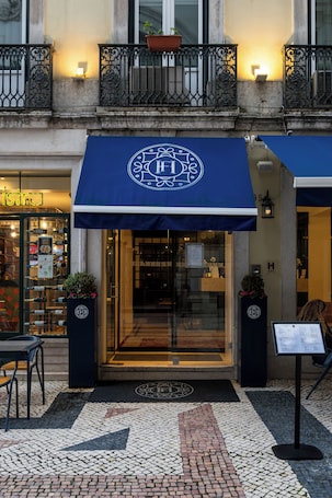 Front of property. Hotel Florescente