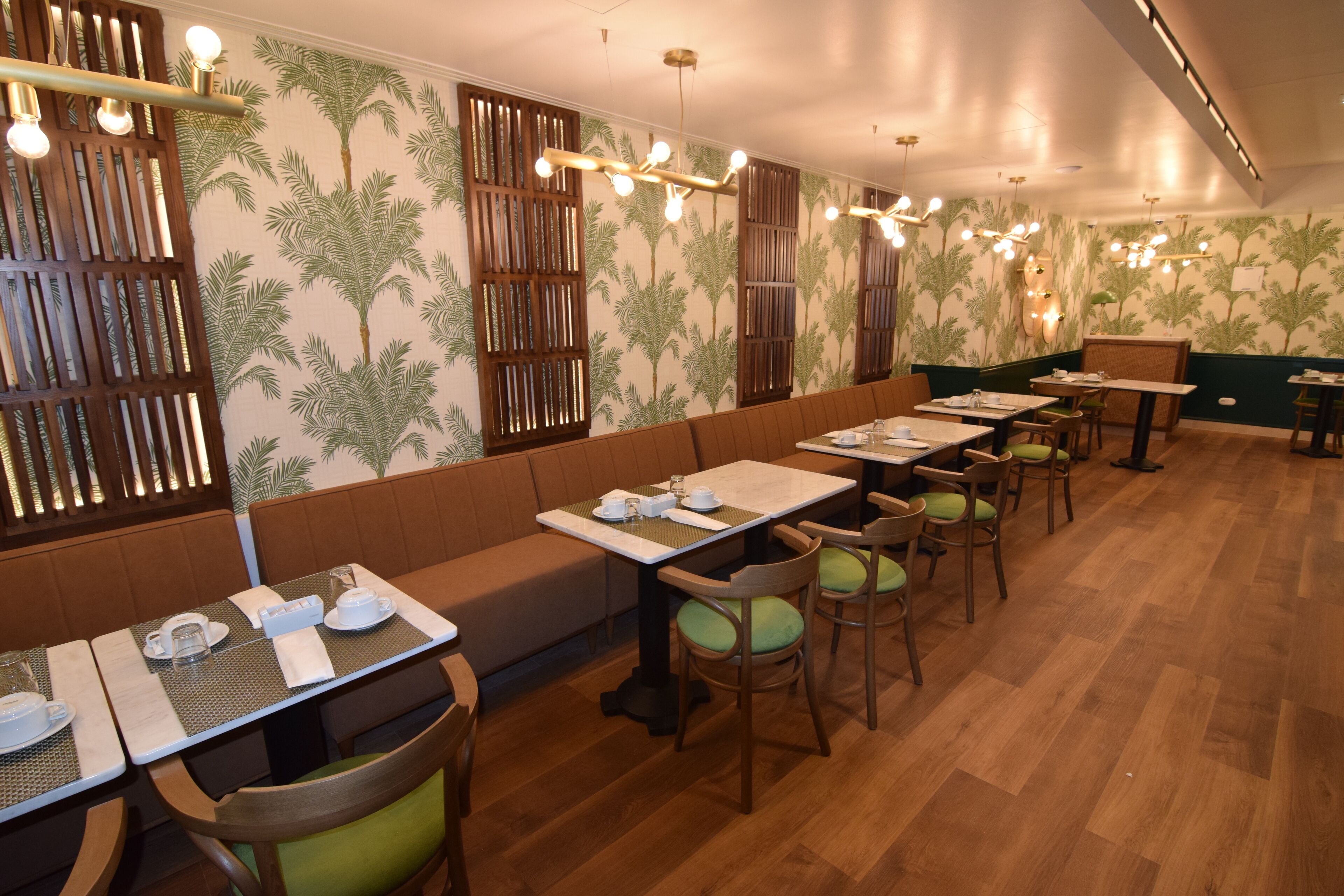 Breakfast and dinner served, local cuisine