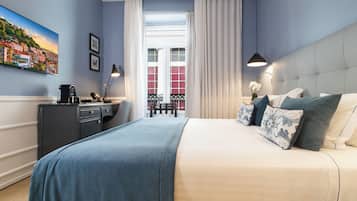 Premium bedding, in-room safe, desk, blackout curtains
