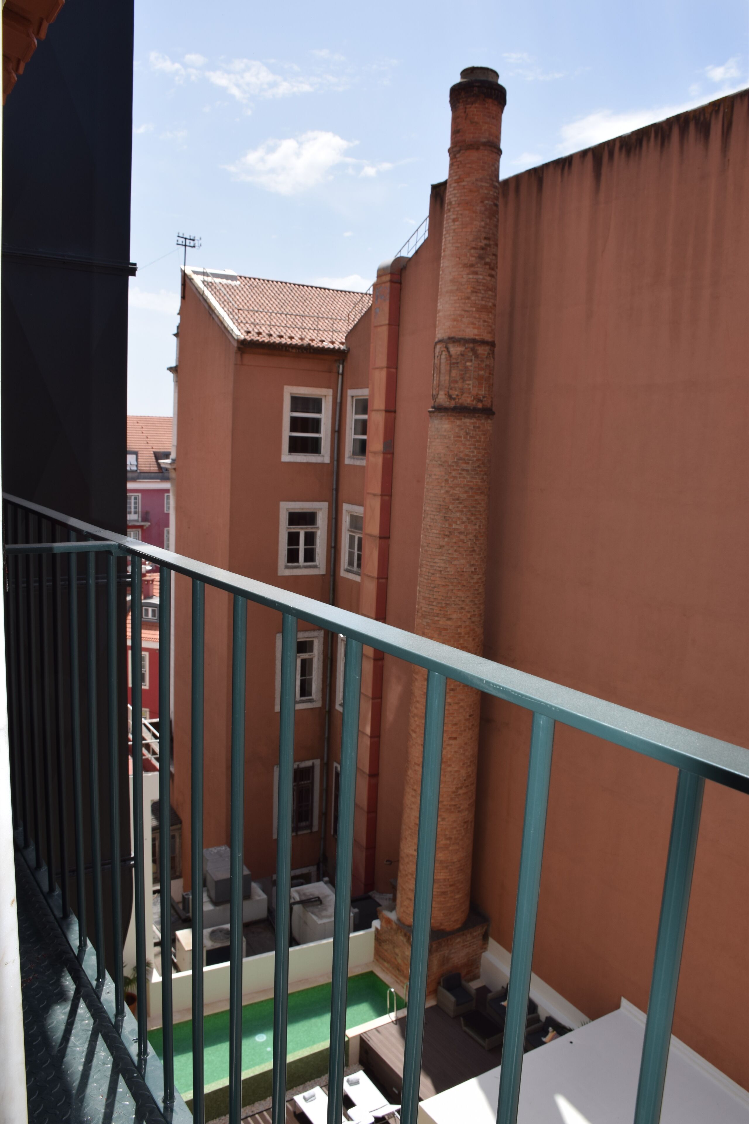 Seasonal outdoor pool, open 10:00 AM to 9:00 PM, pool loungers