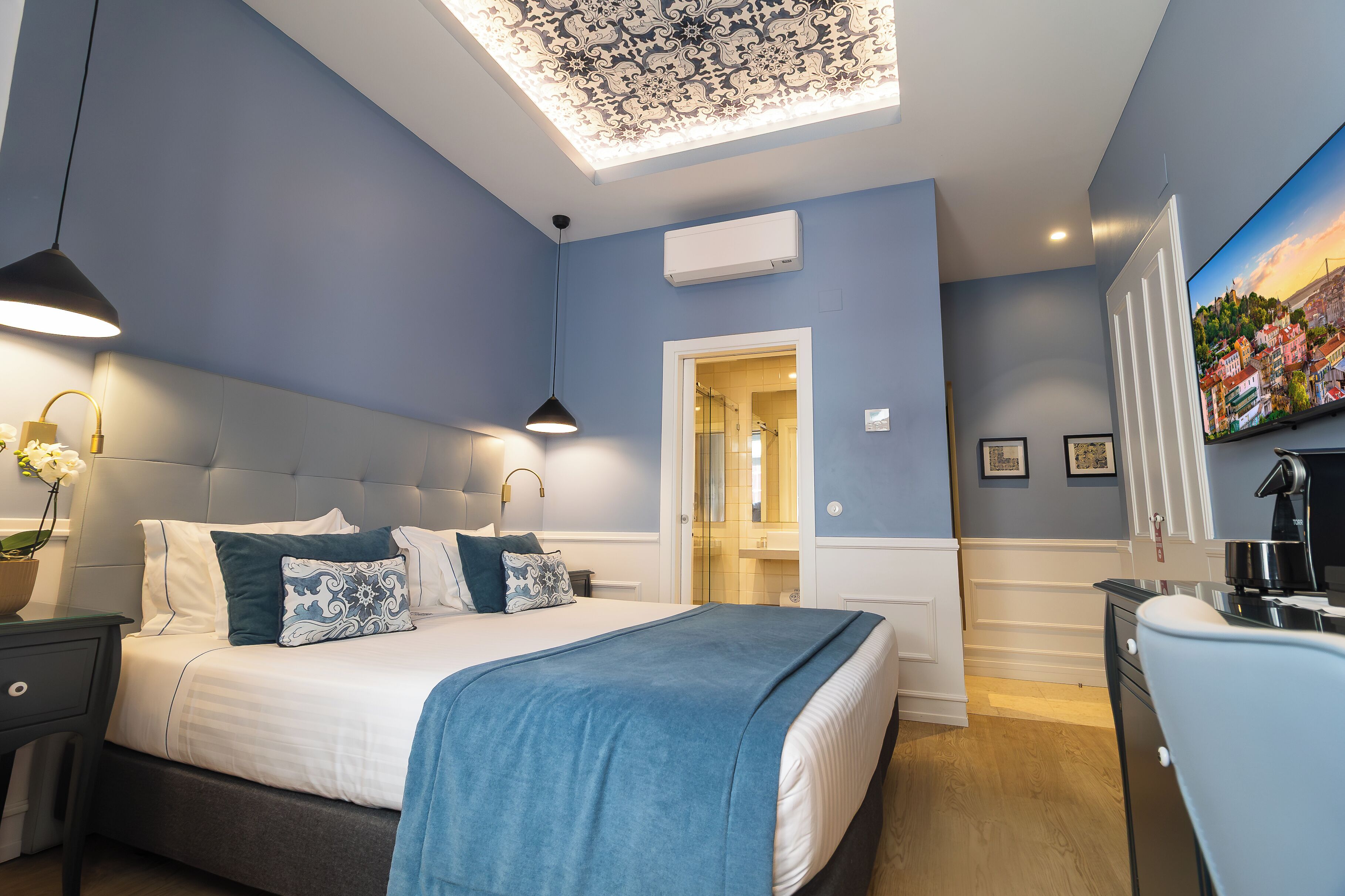 Habitación Premium | Ropa de cama de alta calidad y caja de seguridad en la habitación 