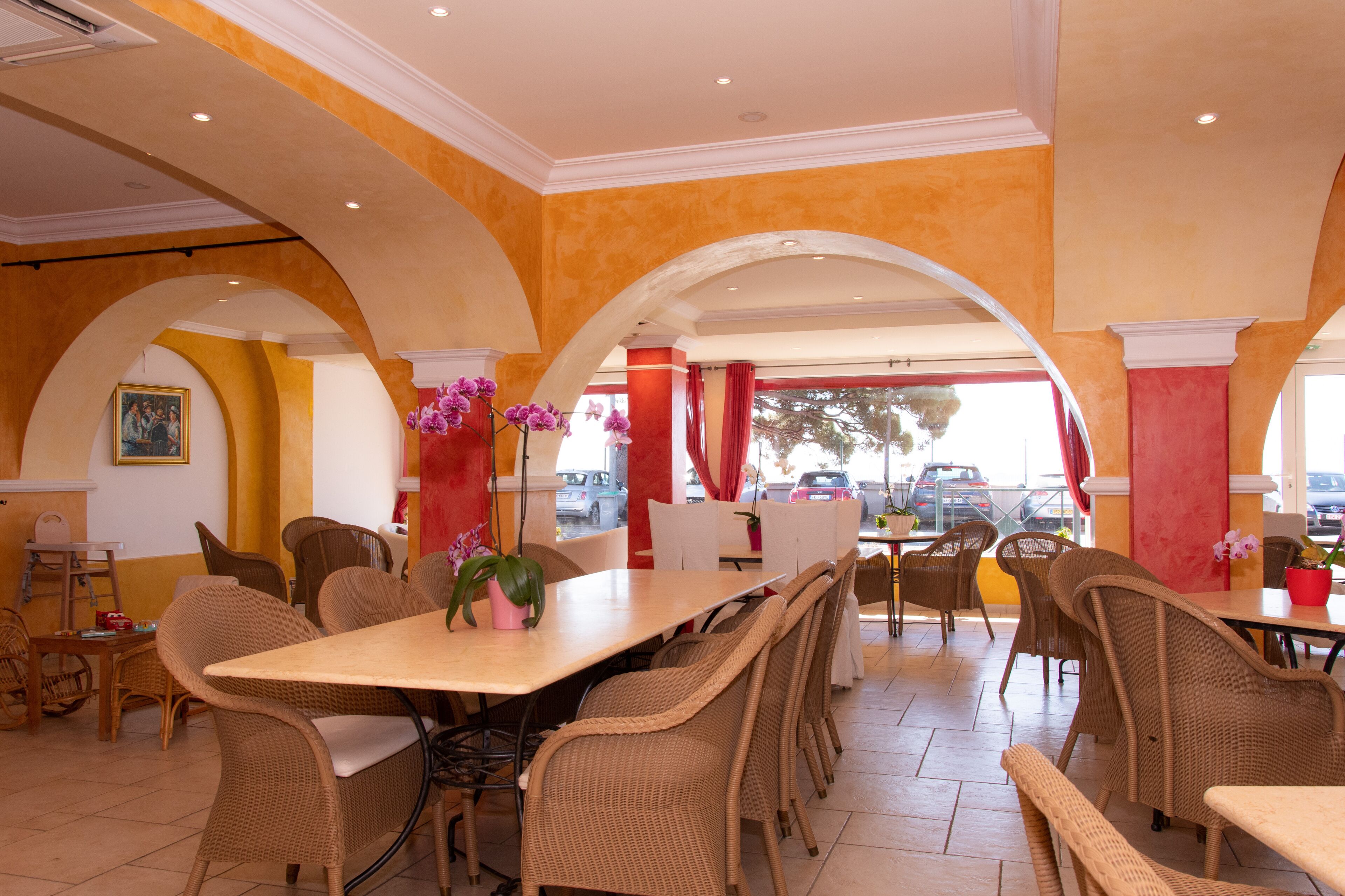 Se ofrece un desayuno típico de la región (12.90 EUR por persona)