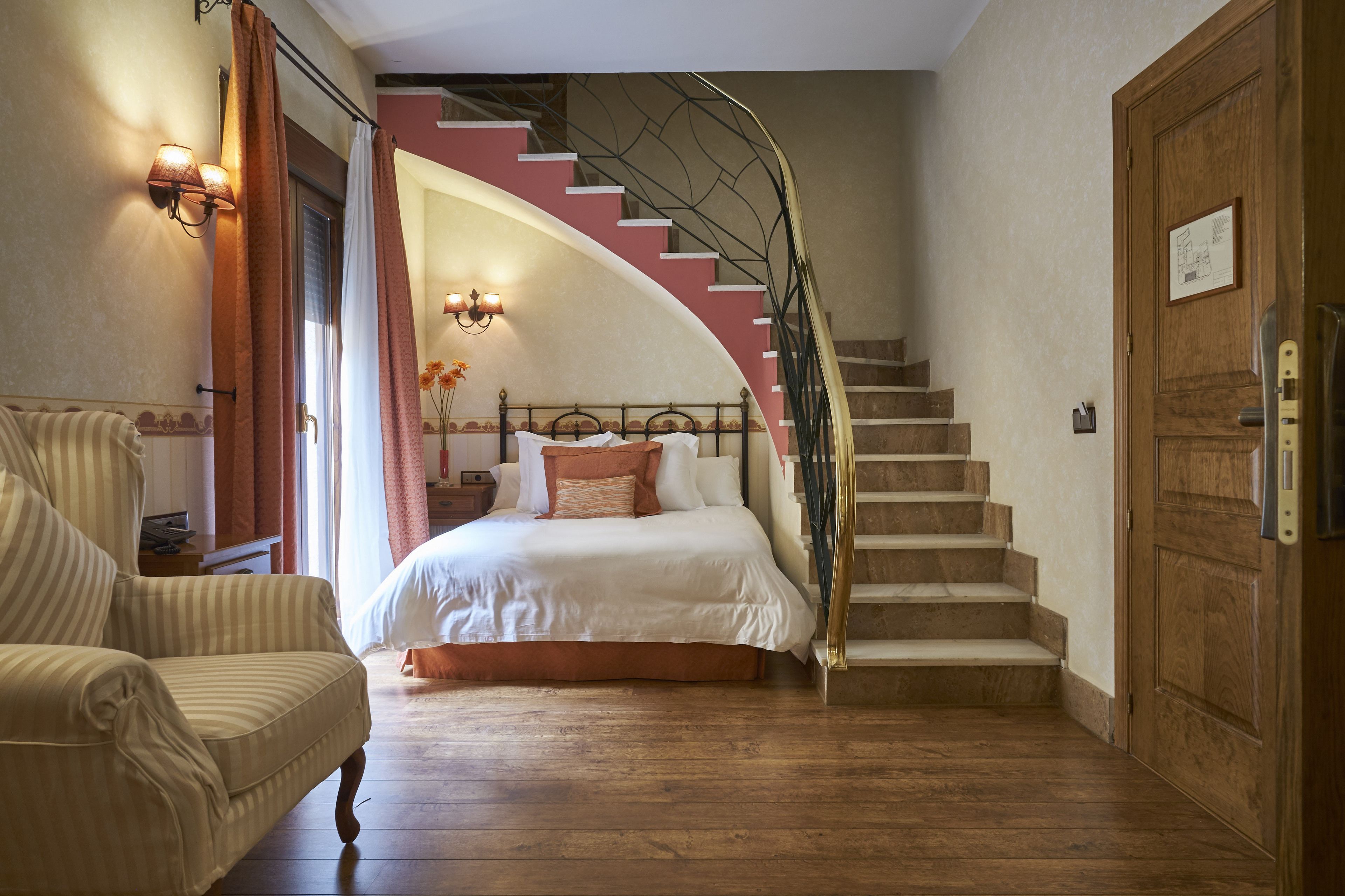 junior suite, 1 queen bed | 1 bedroom, in-room safe, individually decorated, desk