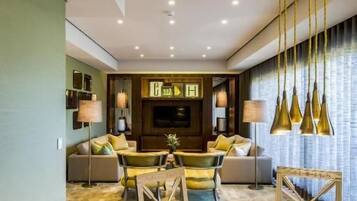 Suite Master Deluxe | Dineerruimte