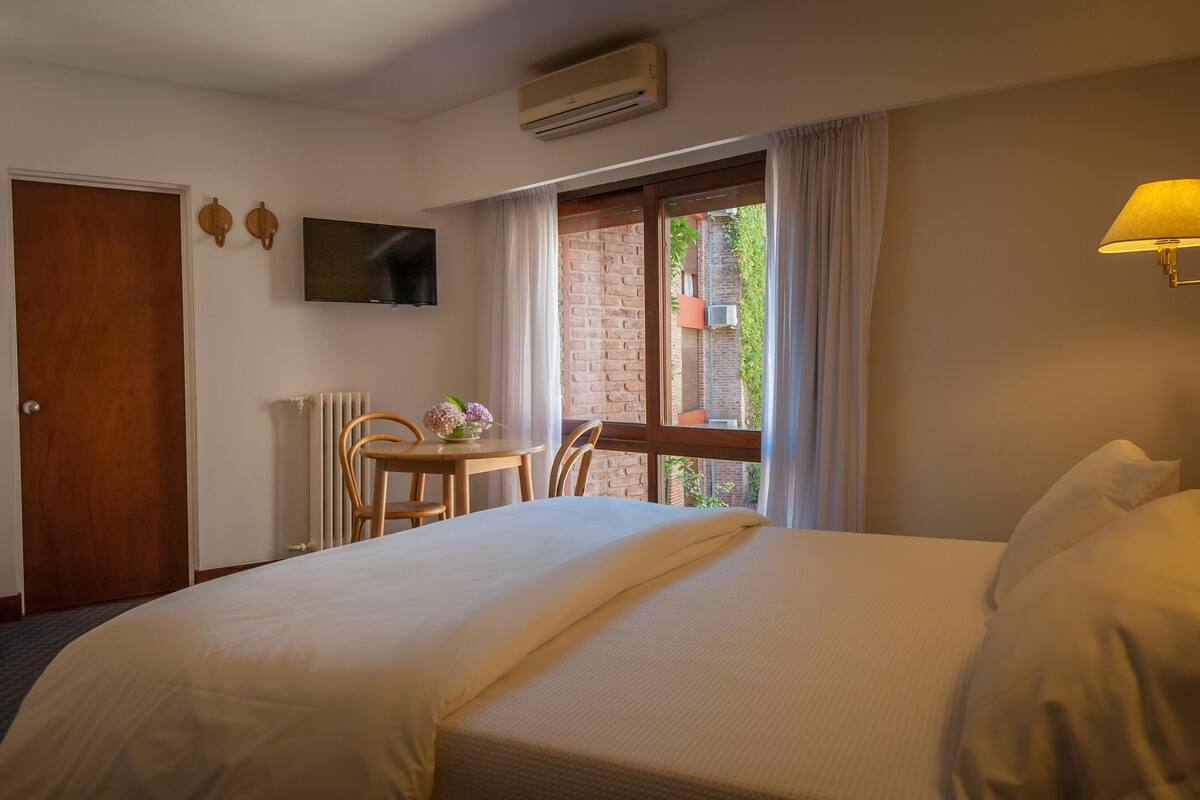 Ropa de cama de alta calidad, wifi gratis y ropa de cama