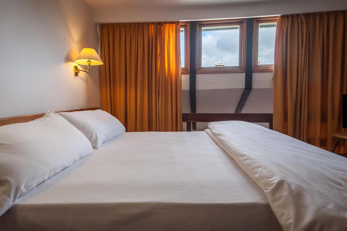 Ropa de cama de alta calidad, wifi gratis y ropa de cama