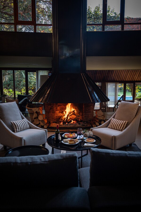 Lobby sitting area - Hotel Del Bosque (Pinamar)