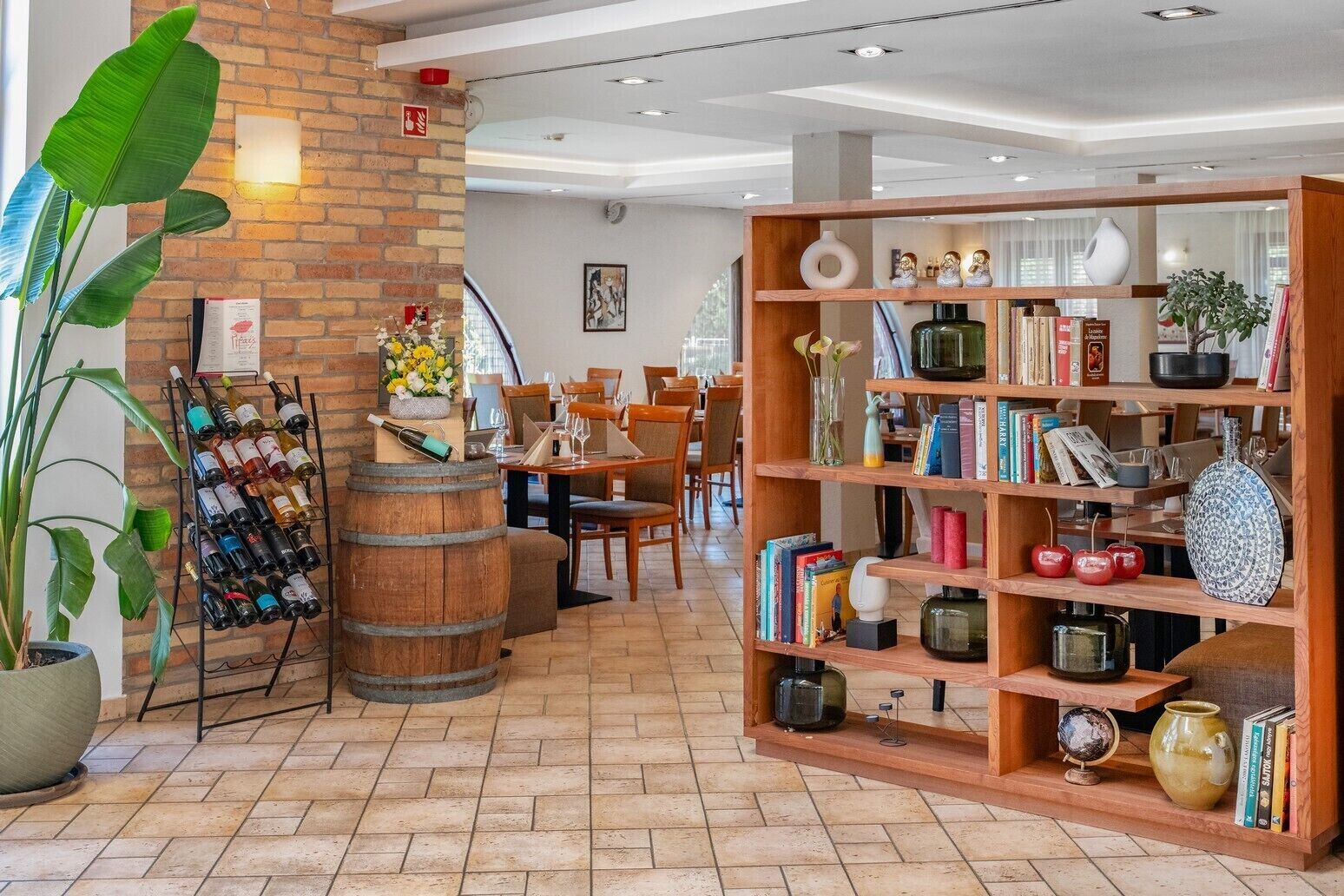 lunch and dinner served, hungarian cuisine